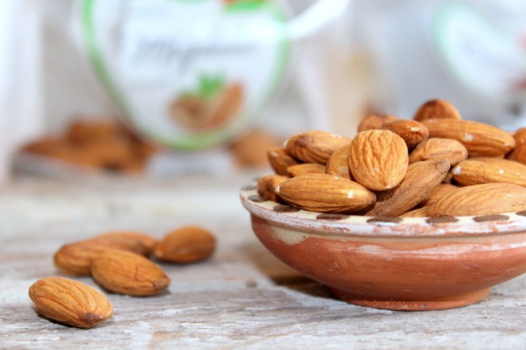 21 Amazing Superfoods Almonds