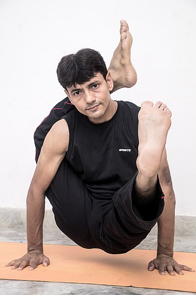 Eka Pada Sirsasana - Steps. Precautions and Health Benefits 